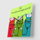 ナースの時計猫のナース"満月" スクエア壁時計 (傾斜)