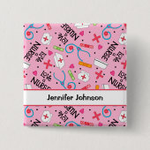 ナースの芸術のピンクの名前パーソナライズなPinのバッジを愛して下さい 缶バッジ (正面)