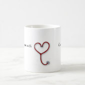 ナースはハート-ナースのギフト-と個人化なります気になります コーヒーマグカップ (中央)