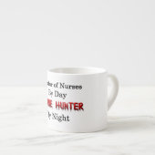 ナースまたはゾンビのハンターのディレクター エスプレッソカップ (正面右)