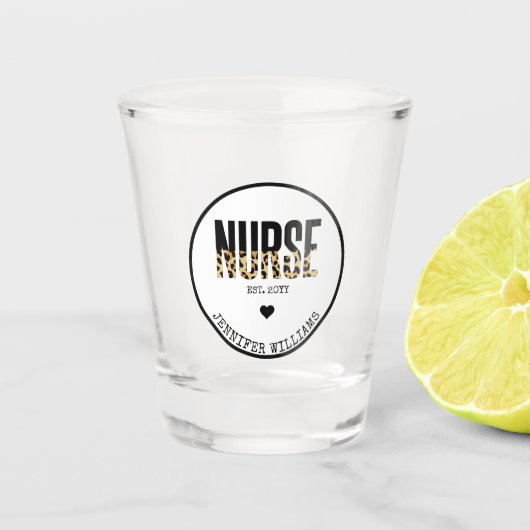ナースエストパーソナライズされたチーターRN卒業 ショットグラス (正面)