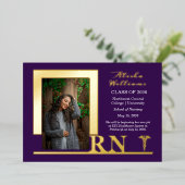 ナースエレガントRNカドゥセウス写真院紫 箔招待状 (立ち正面)