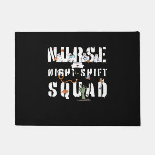 ナースナイトシフトハロウィンクラシックスクワッドTシャツ ドアマット