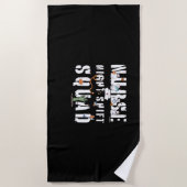 ナースナイトシフトハロウィンクラシックスクワッドTシャツ ビーチタオル (正面)