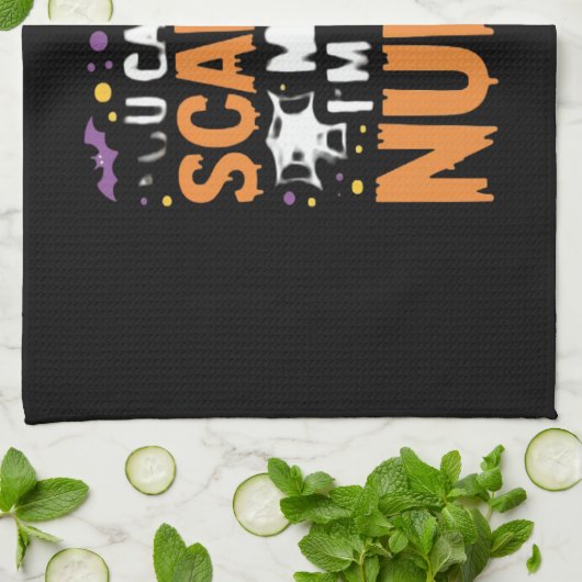 ナースハロウィンおもしろいウィッチ看護エッセンシャルT-Sh キッチンタオル (折り畳み)