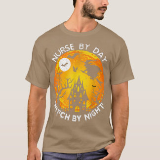 ナースバイデイウィッチバイナイトおもしろいナースハロウィーン Tシャツ
