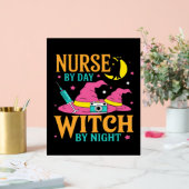 ナースバイデイウィッチバイナイトキャットハロウィンクラシック アクリルサイン (ウェディング)