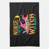 ナースバイデイウィッチバイナイトキャットハロウィンクラシック キッチンタオル (縦)