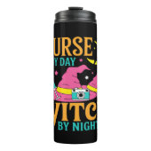 ナースバイデイウィッチバイナイトキャットハロウィンクラシック タンブラー (正面)