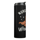 ナースバイデイウィッチバイナイト – 面白いハロウィーンナーツ タンブラー (回転左)