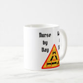 ナースバイデイゲーマーバイナイト コーヒーマグカップ (正面右)