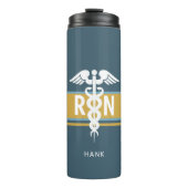 ナースパーソナライズされたカドゥセウスメン タンブラー (正面)