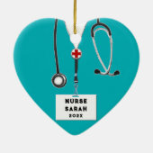 ナースパーソナライズされたクリスマス2023収集可能セラ セラミックオーナメント (裏面)
