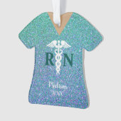 ナースパーソナライズされたティール（緑がかった色）ブルーグリッタースクラブトップ オーナメント (正面)