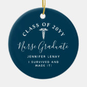 ナースパーソナライズされた卒業ブルーカドゥセウス セラミックオーナメント (正面)