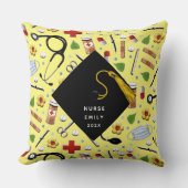 ナースパーソナライズされた卒業祝い クッション (正面)