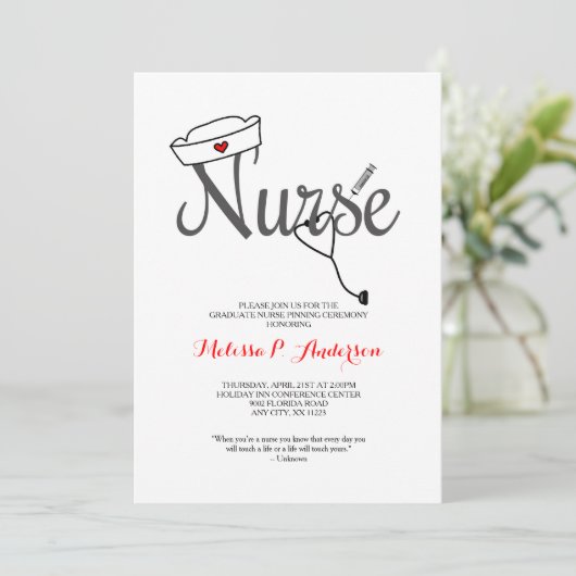 ナースピン留め式招待状、おもしろいRN卒業 招待状 (スタンド正面)
