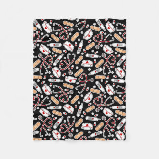 ナースラブプリントブラック背景 フリースブランケット