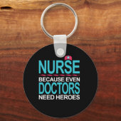 ナース医師は英雄を必要とするため キーホルダー (正面)