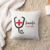 ナース医師レッドと聴診器の追加の名前 クッション (ブランケット)