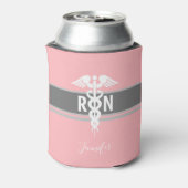 ナース医用カドゥセウスパーソナライズされたピンク 缶クーラー (缶裏面)
