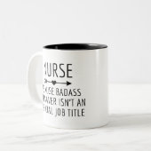 ナース卒業式ギフトBadass lifesaver official ツートーンマグカップ (正面左)