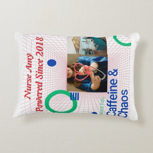 ナース燃料装飾用クッション – カフェイン&カオスおもしろい アクセントクッション (裏面)