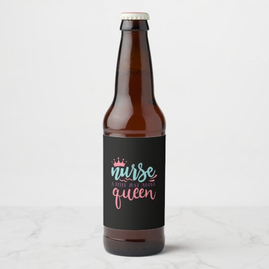 ナース贈与 |ナースクイーンのすぐ上のタイトル ビールラベル (正面)