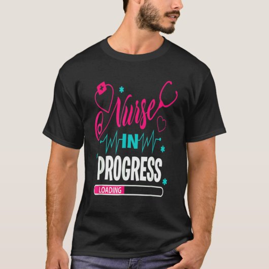 ナース進行中の看護学校学生未来ニュー Tシャツ (正面)