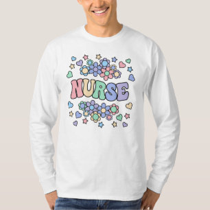 ナース-レトロGroovyヴィンテージ、花、ハート、星 Tシャツ
