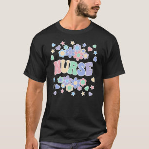 ナース-レトロGroovyヴィンテージ、花、ハート、星 Tシャツ