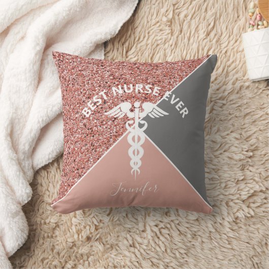 ナースCaduceus医療バラ金ゴールドパーソナライズされた名 クッション (ブランケット)