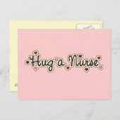 ナースTシャツとギフトを抱き締める ポストカード (正面/裏面)