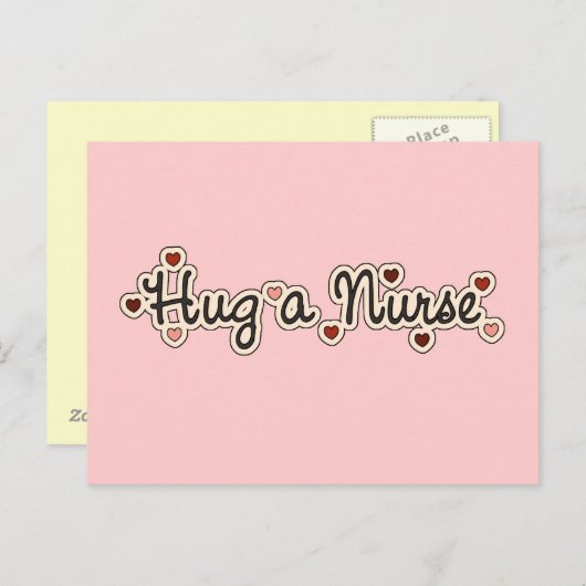 ナースTシャツとギフトを抱き締める ポストカード (正面/裏面)