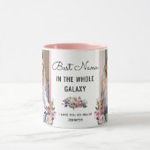 ナ最高のナが銀河系のおばあちゃんに写真を贈る マグカップ (中央)