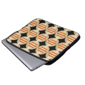 ニキアスロゴ ラップトップスリーブ (正面下部)