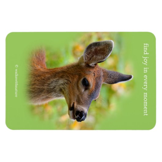 ニグレポートレートの笑顔の鹿の子鹿 マグネット (横)