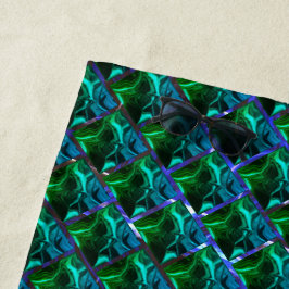 ニッケルグリッド下の緑のエメラルドと曲線 ビーチタオル