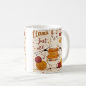 ニットのスカーフを着た可愛い漫画ラマ コーヒーマグカップ (正面右)