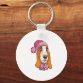 ニット帽で犬のバセット・ハウンドが繁殖する キーホルダー (正面)