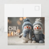 ニット帽をかぶったかわいいぬいぐるみの雪だるま人形 シーズンポストカード (正面/裏面)