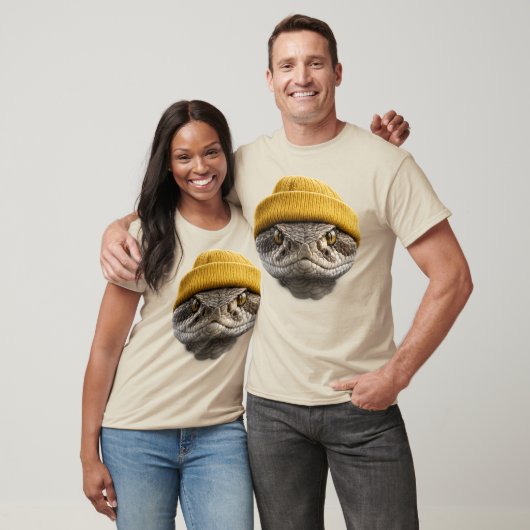 ニット帽を被ったセイタイチョウ Tシャツ (ユニセックス)
