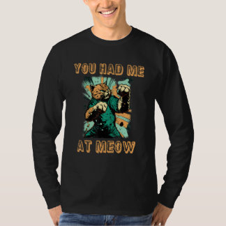 ニャンで恋に落ちたわ！猫Tシャツ Tシャツ