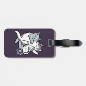 ニャーニャーニャー鳴き声 – かわいい寝猫 ラゲッジタグ (裏面横)