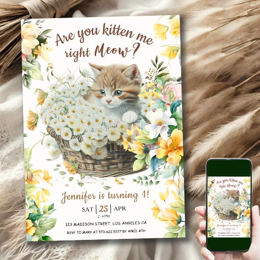 ニャー！1歳の誕生日ガールフローラかわいい子猫 招待状