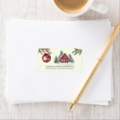 ニューアドレスレッドキャビン雪の中で常緑樹と ラベル (インサイチュ)