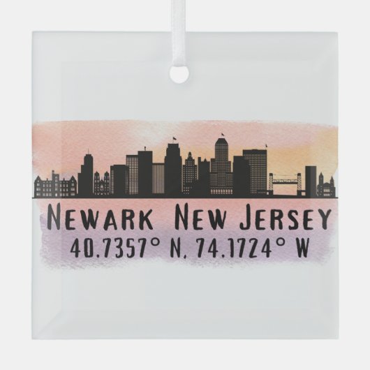 ニューアークNJシティスカイライン緯度と経度 ガラスオーナメント (正面)