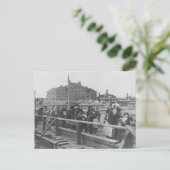 ニューインフォージェントランディングアットエリスアイランドニューヨーク ポストカード (スタンド正面)