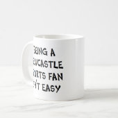 ニューカッスルのスポーツファン コーヒーマグカップ (正面左)