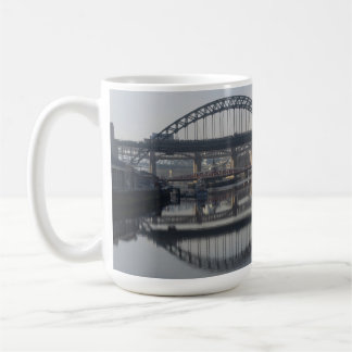 ニューカッスル・キーサイドとタイン橋 コーヒーマグカップ